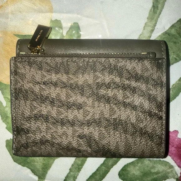 Michael Kors Olive and Brown Wallet - Picture 2 of 8